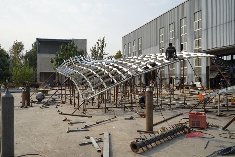 Fabrikatsiya-taraqqiyot-zanglamaydigan-temir-haykaltarosh-monumental-asarlari Fabrication-progress-stainless-steel-sculpture-monumental-artwork