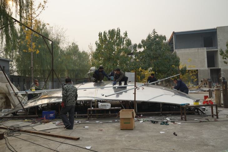 Polishing-grinding-stainless-steel-sculptures-farbcation-factory