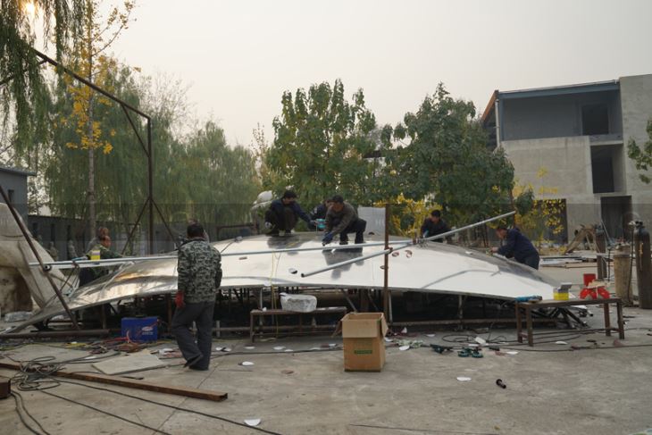 Polishing-grinding-stainless-steel-sculptures-farbcation-factory