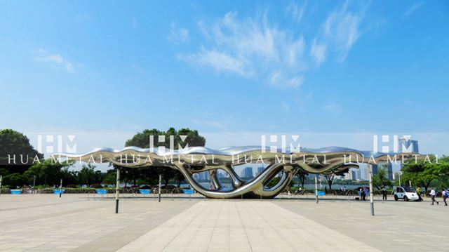 Mirror Stainless Steel Fantasy Boat Sculpture